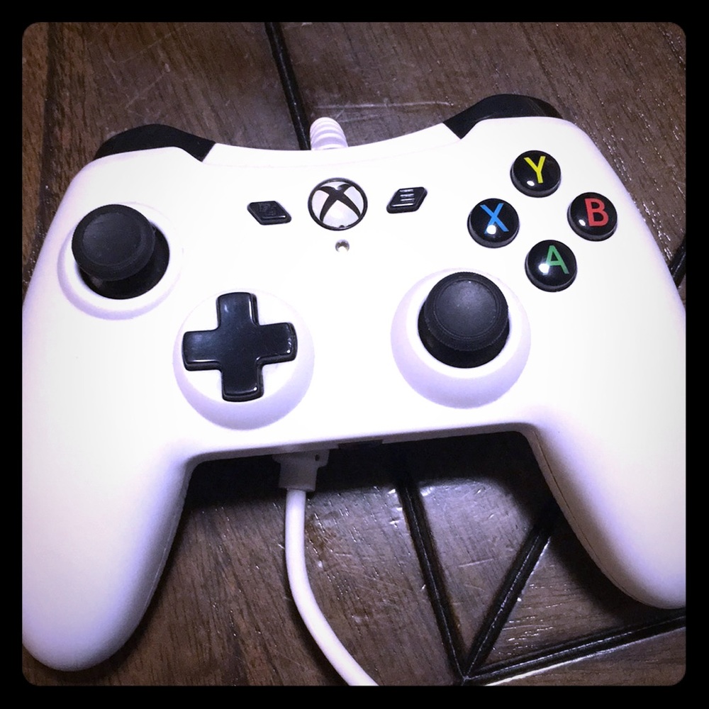 Brand New Wired Xbox One Controller (White)